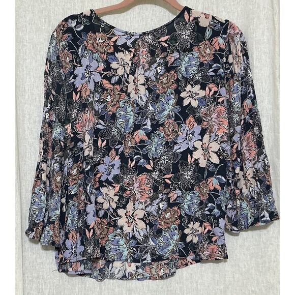 Mark‎ Woman’s Floral Pleated Blouse Size XL Viscose Material Bell Sleeves - Picture 2 of 8